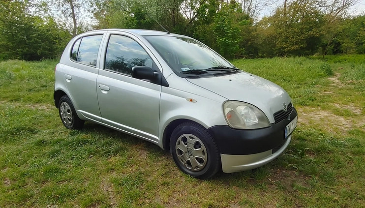 Toyota Yaris cena 4200 przebieg: 221000, rok produkcji 2003 z Wrocław małe 37